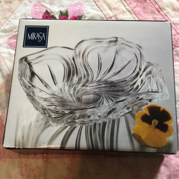 Mikasa Other - Mikasa Flores Sweet Dish 7.5”